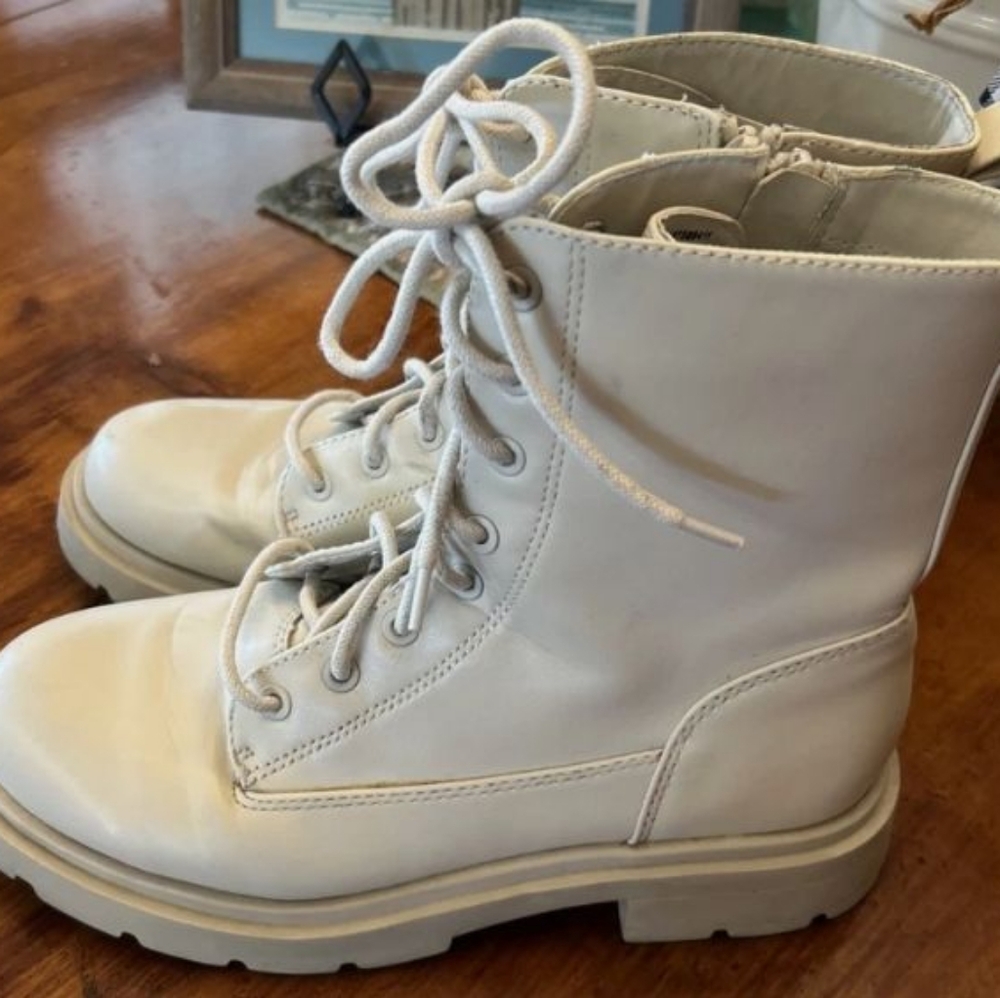 Cream (Light Beige)Lace-Up Ankle Boots